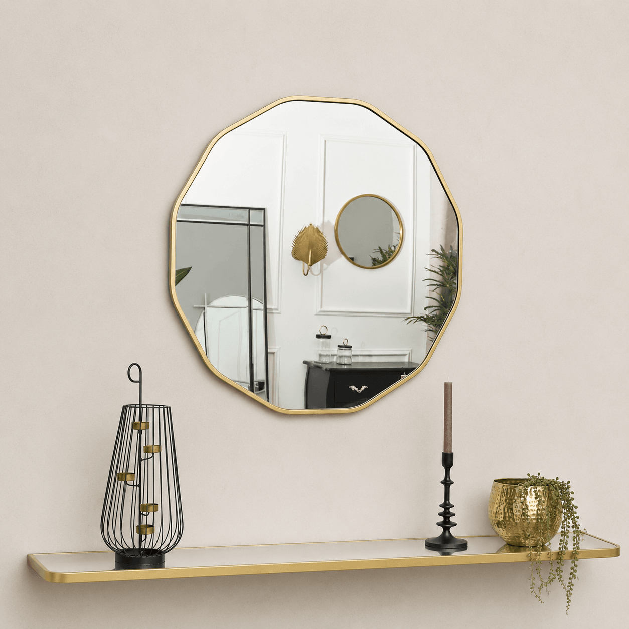 Wall décor and mirrors